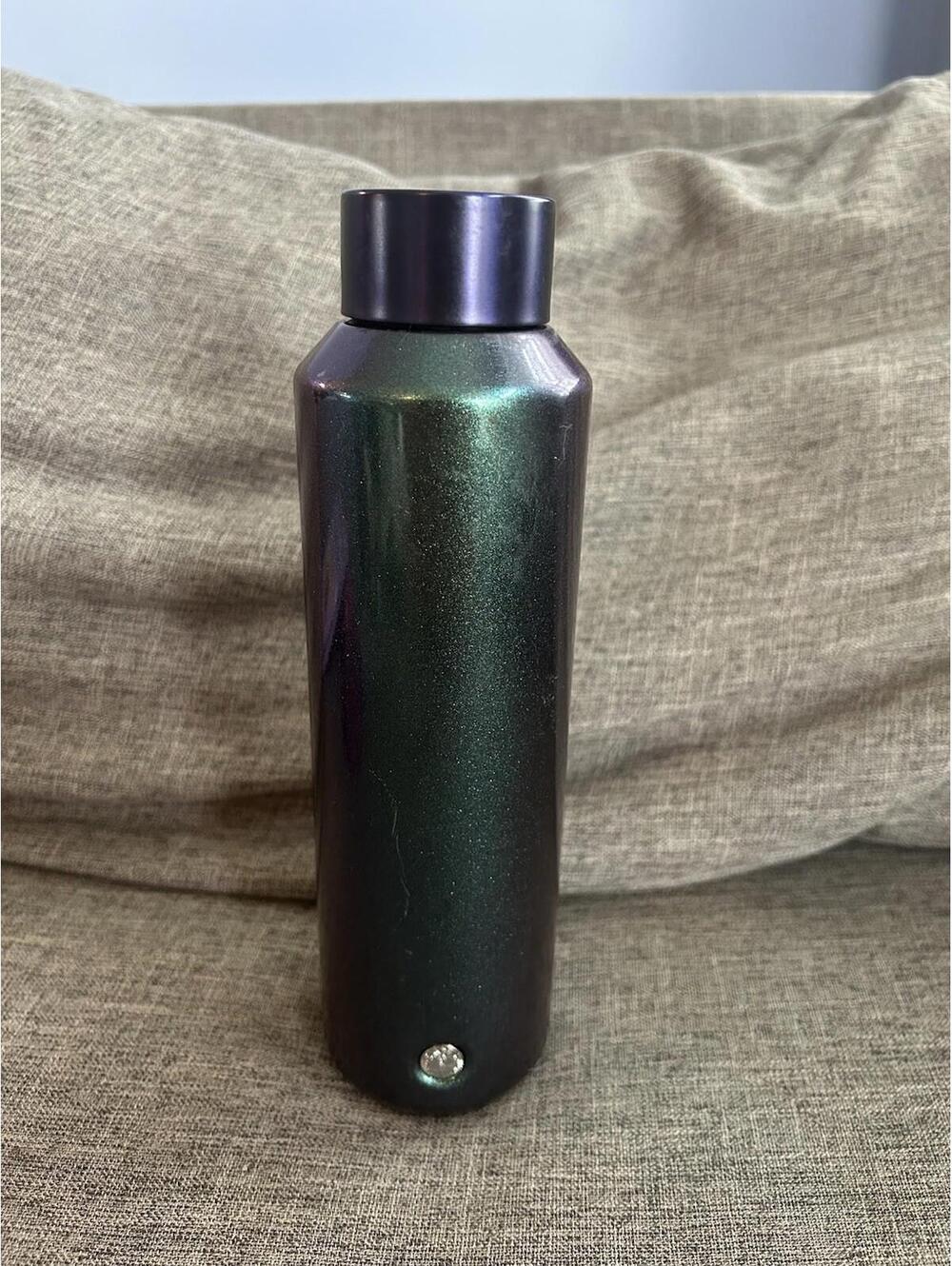 Starbucks Christmas Holiday 2020 Iridescent Vacuum Insulated Water Bottle 20 oz